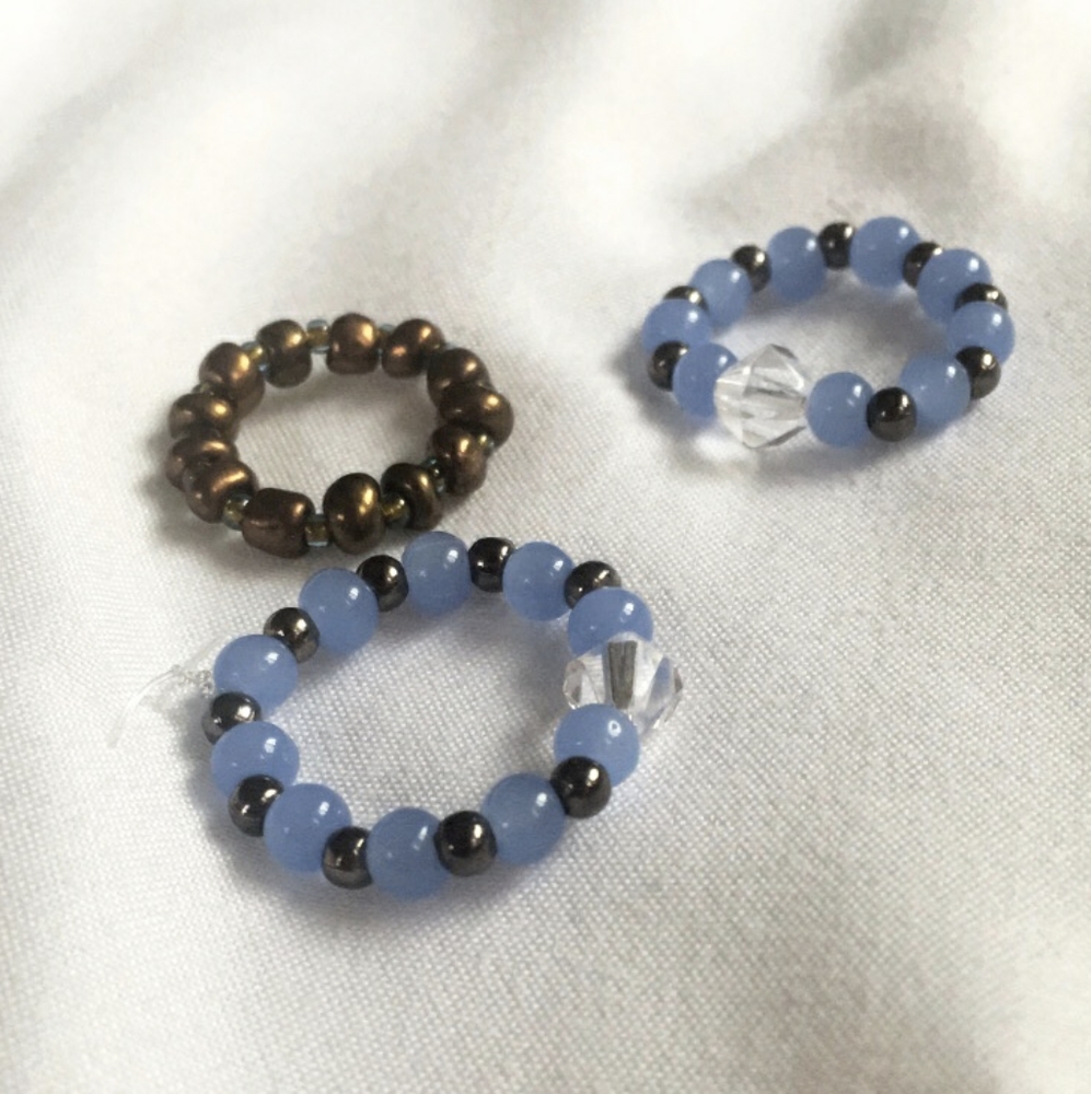 Set of 3 stretchy cord rings with beads